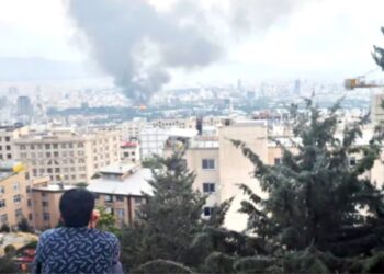 آیت اللہ خامنہ ای کی اہلیہ بھی شہید ، ایران نے اسرائیل پر مزید میزائل داغے