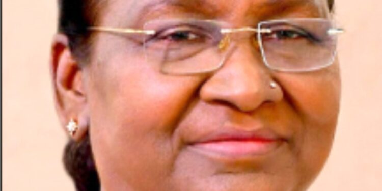 خواتین ہر میدان میں نئی بلندیوں کو چھو رہی ہیں: مرمو