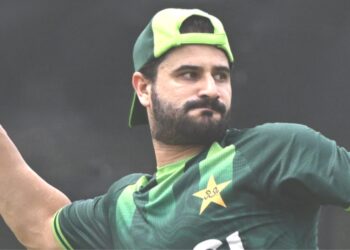 پاکستان کے صاحبزادہ فرحان ’آئی سی سی پلیئر آف دی منتھ‘ قرار