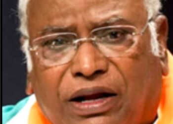 مودی حکومت ملک کے اسٹریٹجک اور قومی مفادات کو نظر انداز کر رہی ہے: کھڑگے