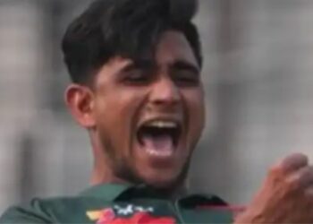 تنزید حسن کی شاندار سنچری: بنگلہ دیش نے پاکستان کو 291 رنز کا ہدف دیا