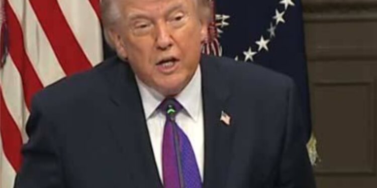 اگر آپریشن نہ کرتے تو ایران 2 ہفتوں میں ایٹم بم بنا لیتا: صدر ٹرمپ کا دعوی