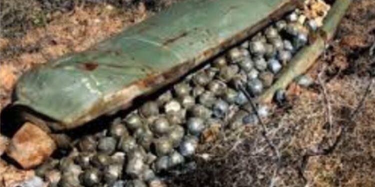 ایران نے اسرائیل پر کلسٹر بم برسا دیے