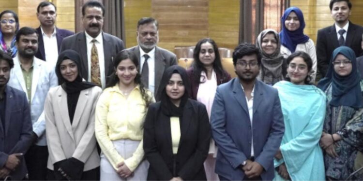 اے ایم یو کنسلٹنگ کلب کے اوریئنٹیشن پروگرام کا انعقاد