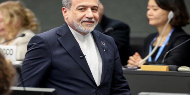 ایران اپنی دفاع کیلئے ہر ممکن قدم اٹھانے کو تیار ہے