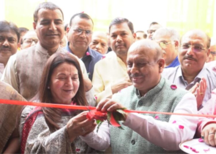 وجیندر گپتا نے ’’مدن داس دیوی بھون‘‘ کا افتتاح کیا اور 159ویں مائکرو قرض تقسیم سے خطاب کیا