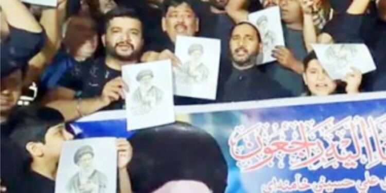 علی خامنہ ای کی شہادت پر بلند شہر میں شیعہ برادری کے لوگوں کا احتجاج