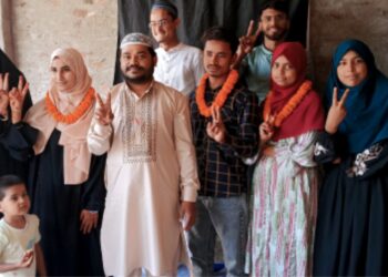 انٹر میڈیٹ امتحان میں اردو مضمون میں اعلیٰ نمبرات حاصل کر طلبہ و طالبات نے لہرایا پرچم