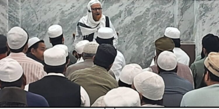 اس عشرہ میں گناہوں سے توبہ اور بخشش طلب کرنے کا خاص اہتمام کرنا چاہئے