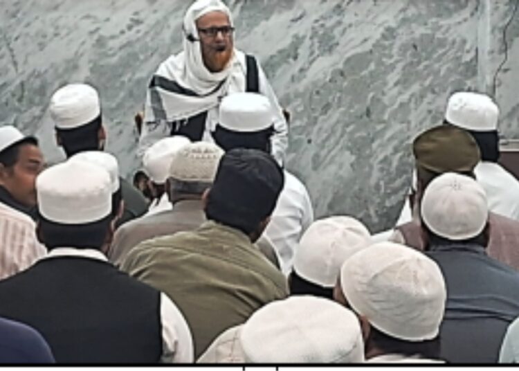 اس عشرہ میں گناہوں سے توبہ اور بخشش طلب کرنے کا خاص اہتمام کرنا چاہئے