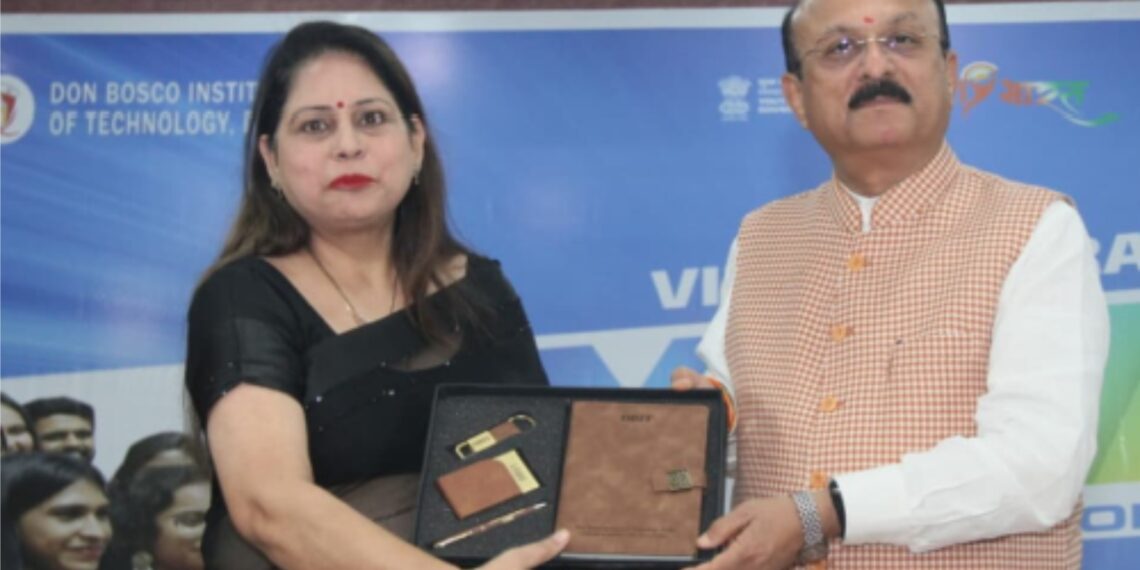 قوم صرف حکومت سے نہیں بلکہ نوجوانوں کے عزم کوششوں اور ذمہ داری سے بنتی ہے –