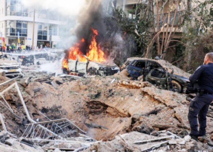 صوبہ گیلان میں امریکی و اسرائیلی بمباری، شیراز دھماکوں سے گونج اٹھا