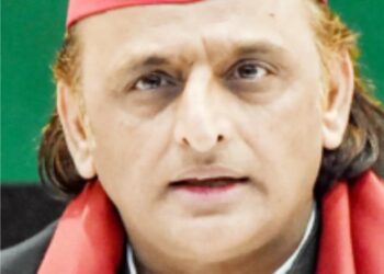 یوپی میں ایل پی جی کا مطلب ’لاپتہ گیس‘، بی جے پی  نے لوگوں کو لائنوں میں کھڑا کر دیا:اکھلیش یادو