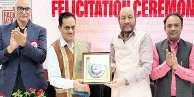 ریڈیو مانو اردو یونیورسٹی کو عوام سے جوڑنے میں مددگار ثابت ہوسکتا ہے