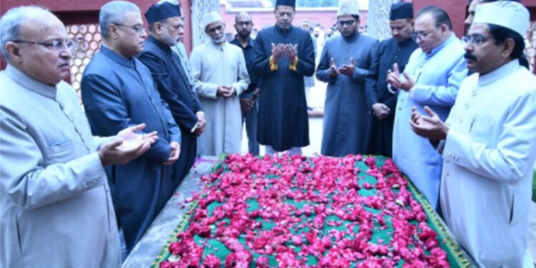 اے ایم یو میں سر سید احمد خان کی برسی عقیدت و احترام کے ساتھ منائی گئی