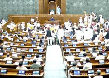 لوک سبھا میں مشرقِ وسطیٰ کا بحران پر بحث کے مطالبہ ،ہنگامہ