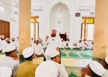اپنے کردار اور فکر کو اعلیٰ بنانا طلبہ عزیز کے لئے نہایت ضروری: حضرت امیر شریعت