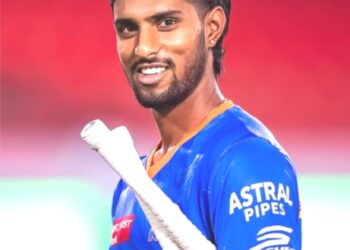 پانچویں نمبربلے بازی کرتے ہوئے تلک ورما کی شاندار سنچری