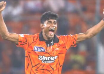 ثاقب حسین کی پہلے ا نڈین پریمیر لیگ میچ میں چوتھی سب سے اچھی بالنگ
