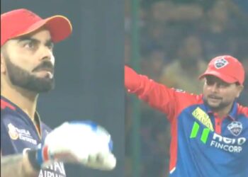 کوہلی کو روکنے کے لیے اکشر کو تھامنی ہوگی نئی گیند