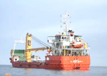 ہرمز سویلین جہازوں کیلئے کھلا