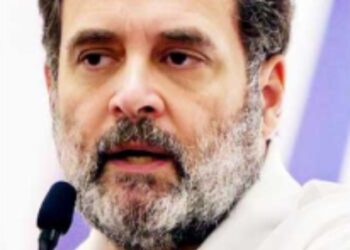 راہل گاندھی نے بنگال کی ریلی میں مودی  اور ممتا کو نشانہ بنایا، ووٹ چوری کا الزام