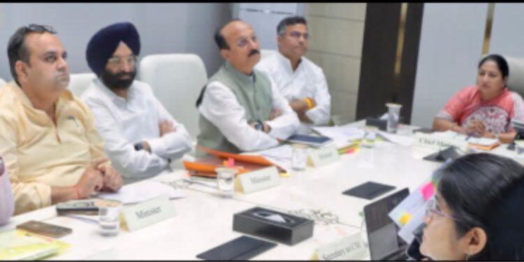 دہلی میں مہنگی ہو سکتی ہے بجلی، بقایا ادائیگی کی نہیں ملی راحت