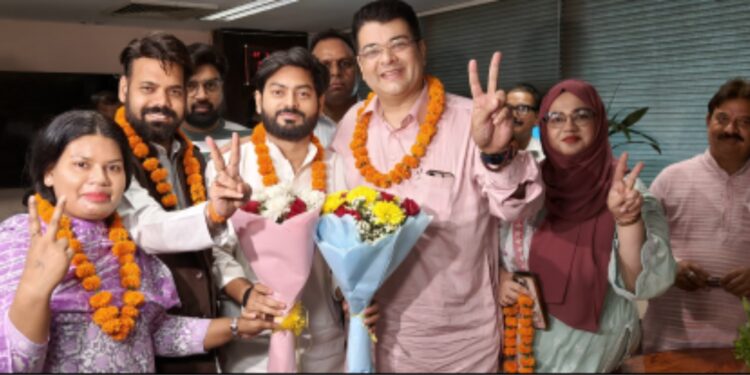 بی جے پی میئر کے ساتھ اسٹینڈنگ کمیٹی کا چیئرمین بھی دہلی میں کچھ کام کرکے دکھائے:انکش نارنگ