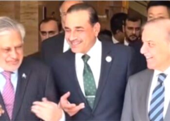 ایران-امریکہ جنگ بندی میں پاکستان کا کردار  کابینہ اجلاس میں فیلڈ مارشل کے لیے تالیاں