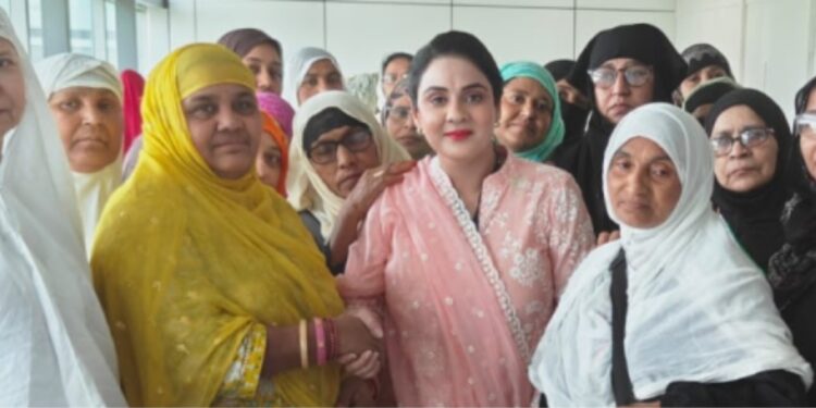 دہلی سے بغیر محرم خواتین حج کے لیے مدینہ روانہ ہوئیں