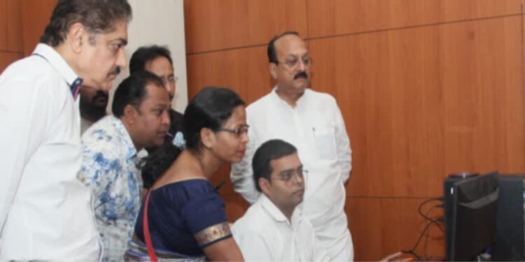 وزیر تعلیم نے EWS/DG اور CWSN  داخلوں کے کمپیوٹرائزڈ قرعہ اندازی کا افتتاح کیا