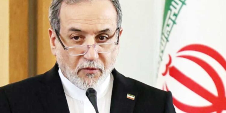 عباس عراقچی دوبارہ اسلام آباد پہنچ  گئے، علاقائی مشاورت جاری