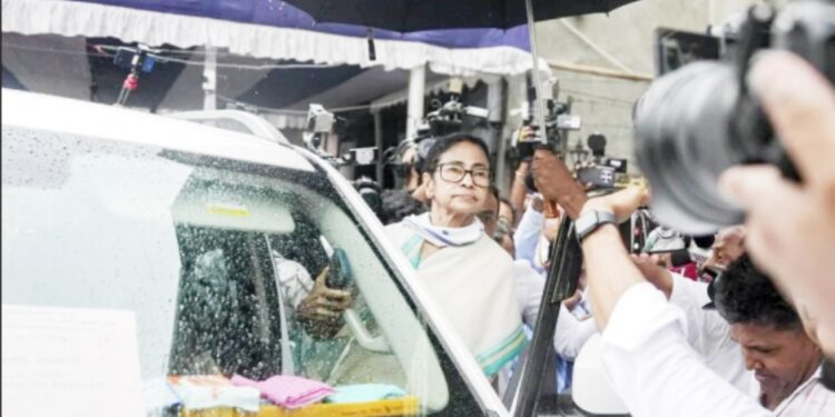 میں نے اس طرح کی جمہوریت کبھی نہیں دیکھی