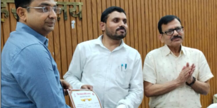 نالندہ ضلع کلکٹر نے صحت خدمات کا جائزہ لیا،24×7 ڈاکٹروں کی دستیابی پر زور دیا