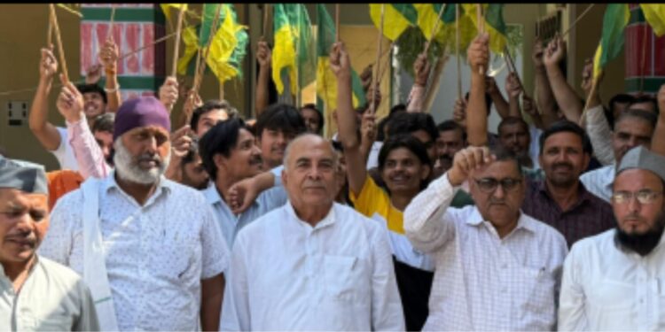 اترپردیش میں نئے صوبہ کی تشکیل کے لئے نوجوانوں نے حلف لیا