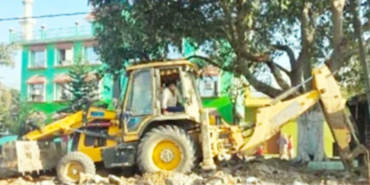 لاکھ ظلم و ستم ڈھاؤصبر کا حکم ہے آخری لمحہ تک صبر کریں گے
