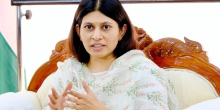 چھتیس گڑھ ماڈل خواتین کو بااختیار بنانے کے لیے ایک نئی سمت متعین کررہا ہے: رکشا کھڈسے