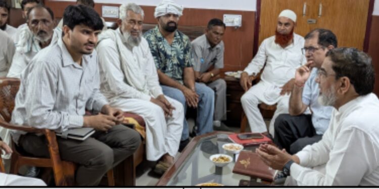 بجلی،پانی وآبپاشی کے محکموں افسران کے ساتھ کانگریس لیڈر آفتاب احمد کی میٹنگ