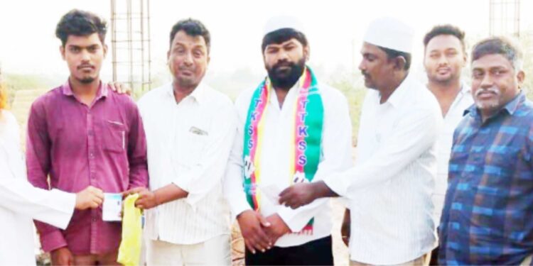 جمعیت علماء تلنگانہ کی کوششوں سے ضلع نلگنڈہ میں لیبر کارڈ تقسیم پروگرام کامیابی سے منعقد