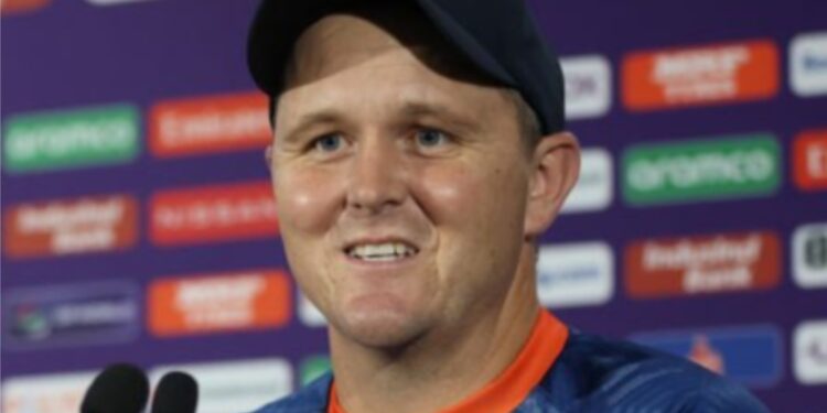 ریان وین نائیکرک سری لنکا کے گیند بازی کوچ مقرر