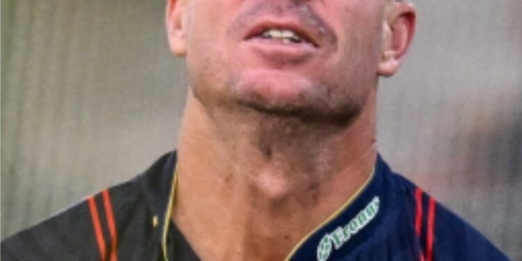 بیٹ چھوڑا تو بوتل تھام لی؟