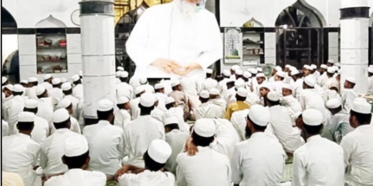 طلبہ کو نمازوں کی پابندی اور باوضو رہنے کی تلقین