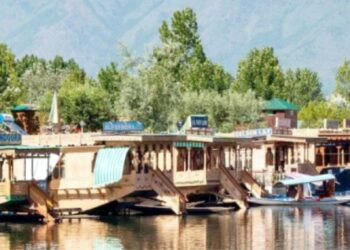 جموں و کشمیر میں صورتحال اب معمول پر ، سیاحوں کا ہجوم