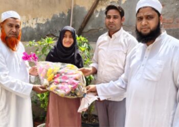 جمعیت علماء فرید آبادنے ہونہار بیٹی عائشہ کو نمایاں کامیابی پر اعزاز سے نوازا
